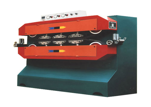 履帶牽引機(jī)