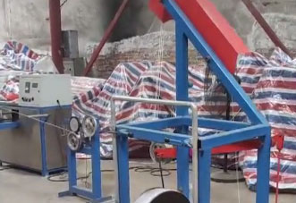 鼻梁條專用打盤機(jī)生產(chǎn)現(xiàn)場(chǎng)