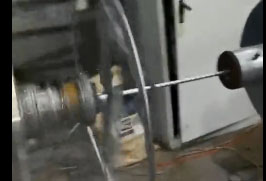 安裝在沈陽鵬程電纜有限公司 高速同心雙層鋼帶鎧裝繞包機GSTKR520型1臺 生產現(xiàn)場