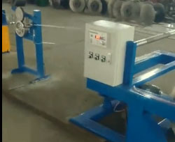 安裝在河南蘭興電力機(jī)械有限公司 復(fù)繞倒線(xiàn)計(jì)米機(jī)組FRD630-800型生產(chǎn)現(xiàn)場(chǎng)