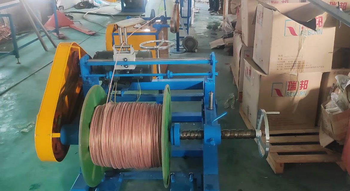 安裝在鄭州瑞邦精密機械制造有限公司電線機組DX45型生產(chǎn)現(xiàn)場