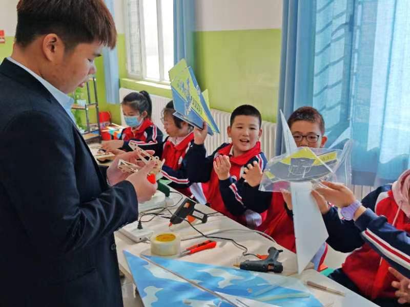 低空經(jīng)濟(jì)下，新疆青少年無(wú)人機(jī)、航模培訓(xùn)從保華潤(rùn)天航空啟航