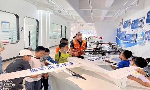 保華潤天航空引領(lǐng)潮流：新疆青少年專享的無人機caac飛行培訓(xùn)課程