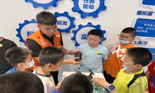 保華潤天航空引領(lǐng)潮流：新疆青少年專享的無人機caac飛行培訓(xùn)課程