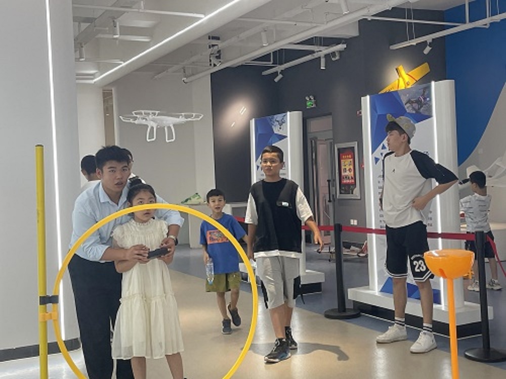 【新疆青少年無人機培訓】少兒無人機課程學什么？-保華潤天航空