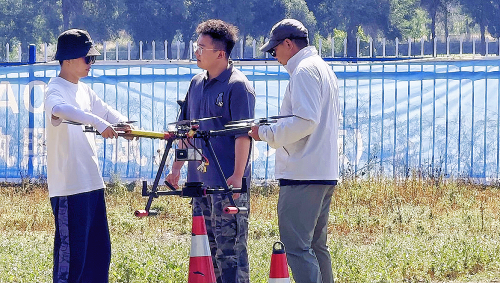 從飛行操作到教育培訓(xùn)：CAAC執(zhí)照在無人機行業(yè)的全方位應(yīng)用-新疆保華潤天航空
