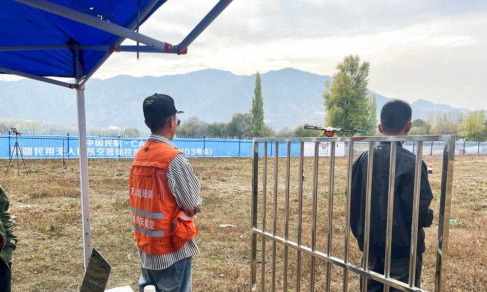 新疆無人機駕照考試首選，保華潤天航空培訓等您來！