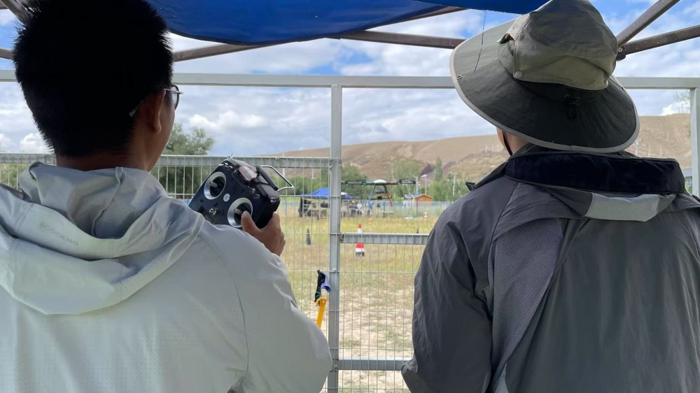 保華潤(rùn)天航空無人機(jī)03考點(diǎn)：你對(duì)新疆的所有想象，都能用無人機(jī)變成影像