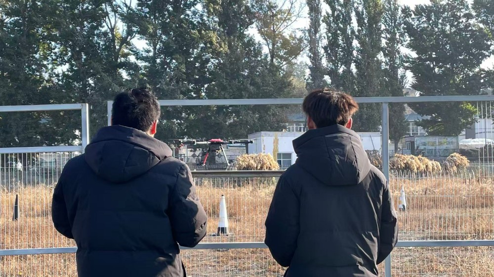 想在新疆當(dāng)個 “天空博主”？從保華潤天航空無人機培訓(xùn)出發(fā)