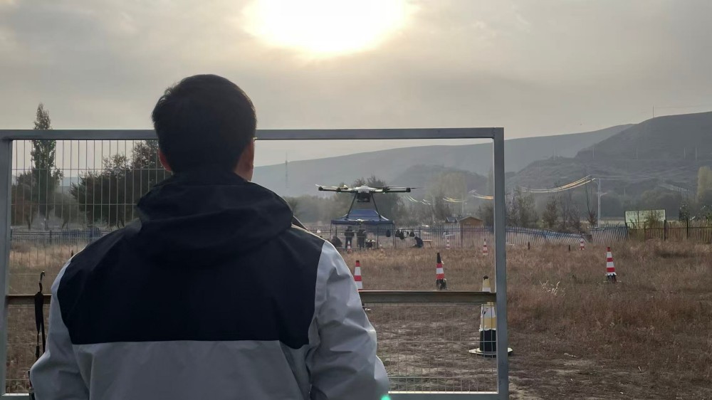 保華潤天新疆無人機培訓：行業(yè)剛需！無人機駕駛員成高薪稀缺人才